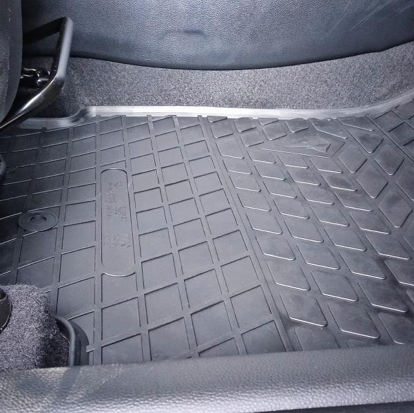 Купити Автоковрики Stingray Hyundai Hyundai Creta 4 шт Чорние (1009174)