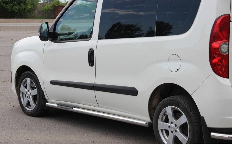 Купити Бічні труби (2 шт., нерж) 60 мм, коротка база для Opel Combo 2012-2018 рр