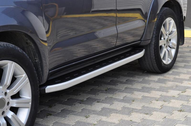 Купити Бокові пороги Fullmond (2 шт., алюм) для Toyota Fortuner 2006-2015 рр