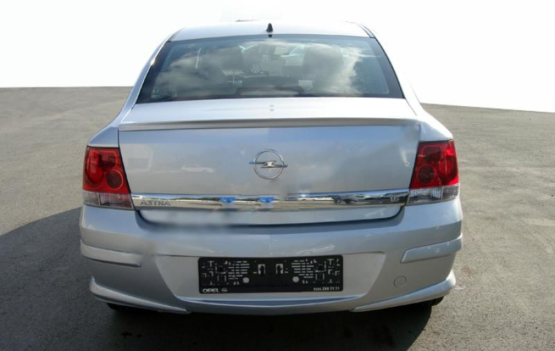 Купить Спойлер Sedan (под покраску) для Opel Astra H 2004-2013 гг