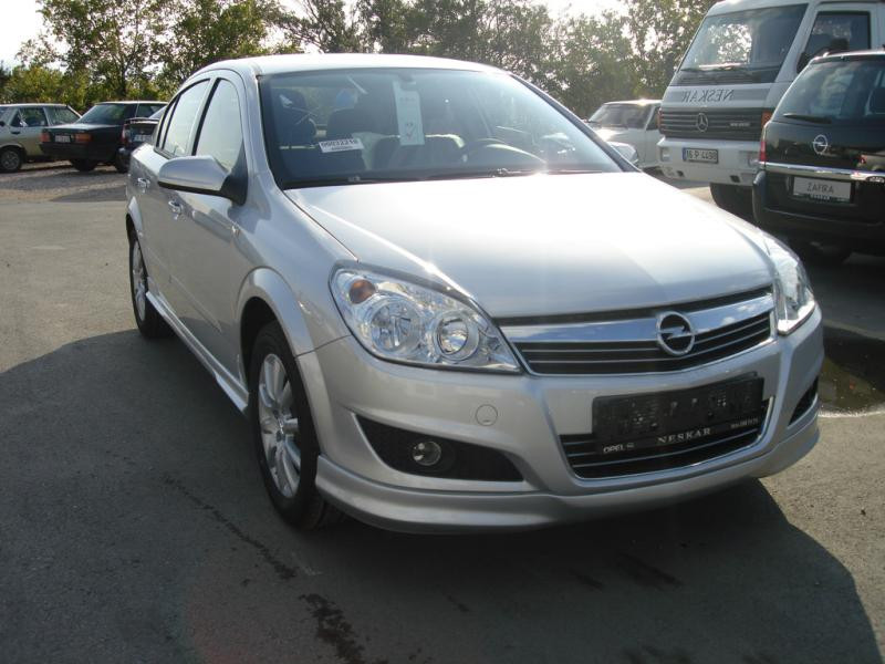 Купить Передняя нижняя юбка Sedan (под покраску) для Opel Astra H 2004-2013 гг