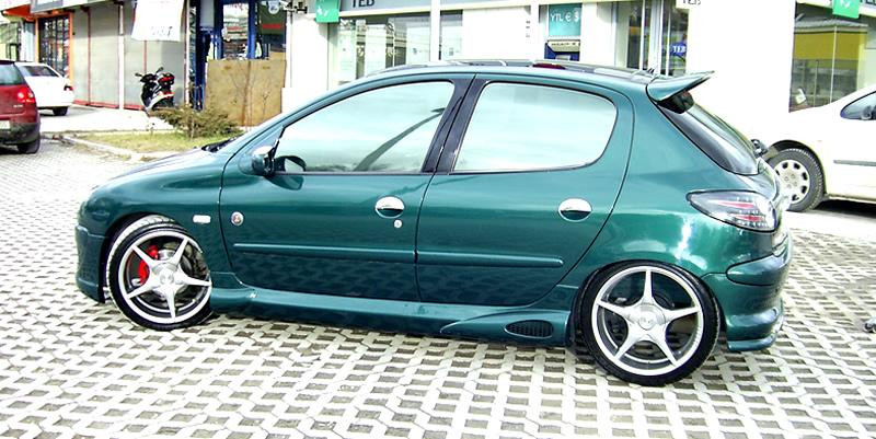 Купить Боковые юбки (под покраску) для Peugeot 206