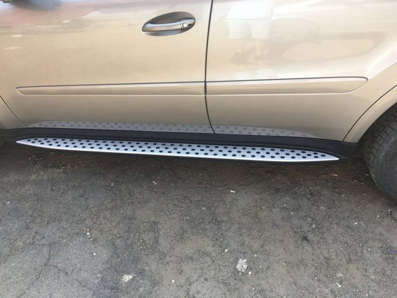 Купить Боковые пороги OEM (2 шт., алюминий) для Mercedes ML W164