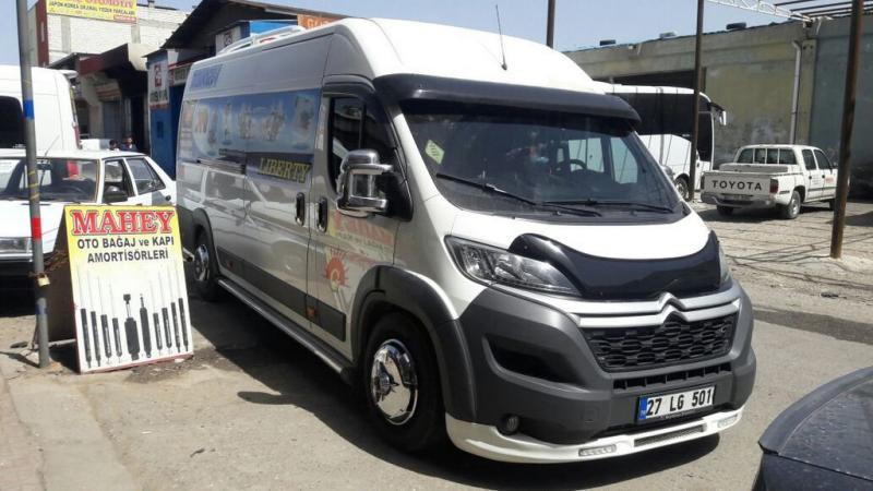 Купити Козирьок на лобове скло (чорний глянець, 5мм) для Opel Movano 2021- рр