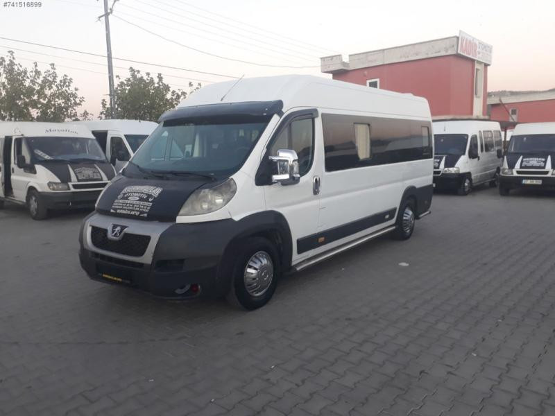 Купити Козирьок на лобове скло (чорний глянець, 5мм) для Opel Movano 2021- рр