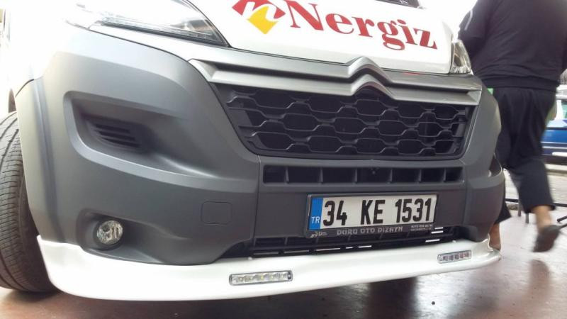 Купити Передня накладка 2014-2025 (вузька з LED, під фарбування) для Peugeot Boxer рр