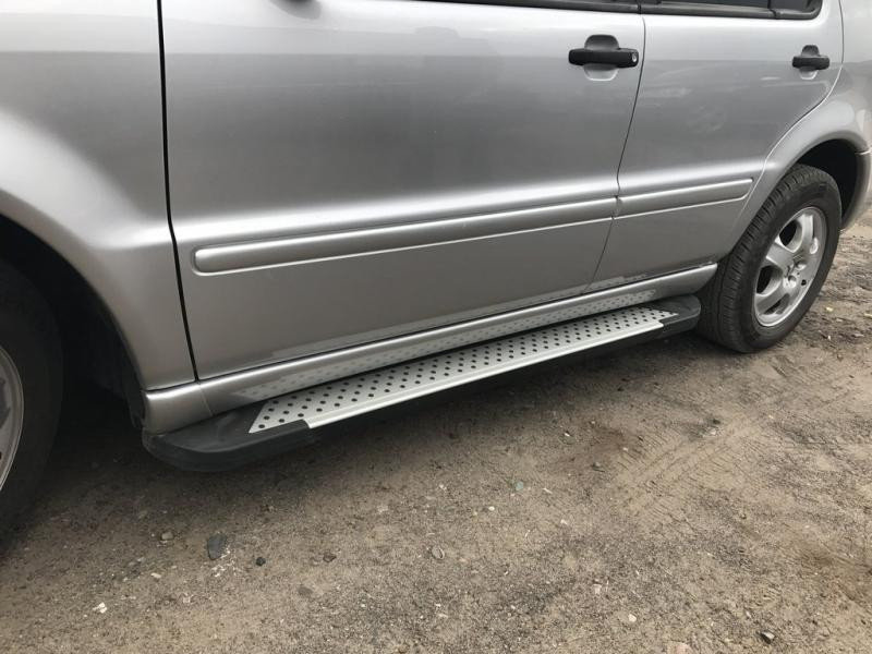 Купити Бокові пороги Allmond Grey (2 шт., алюміній) для Mercedes ML W163