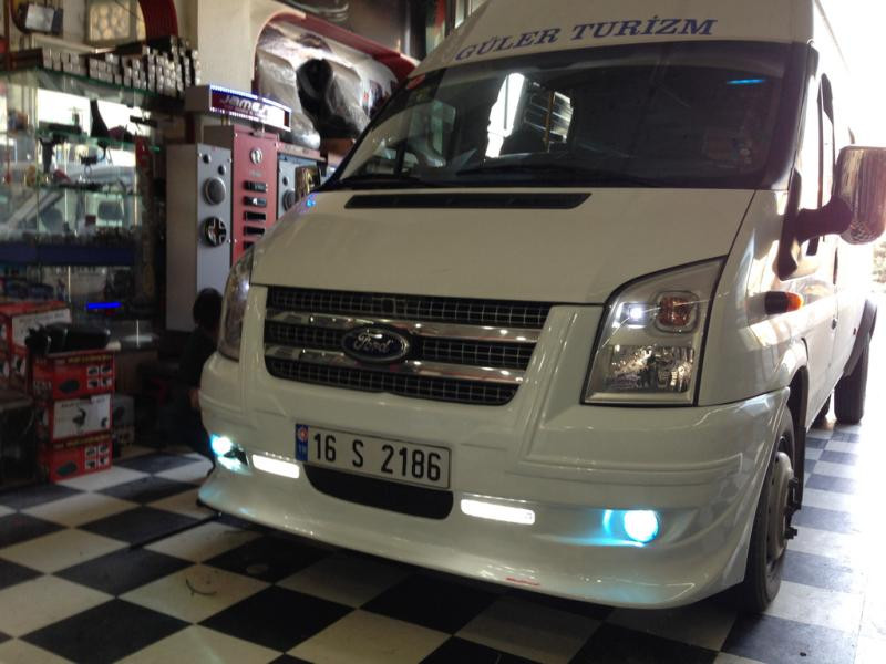 Купить Накладка на передний бампер (2006-2014, DRL, с решеткой) для Ford Transit