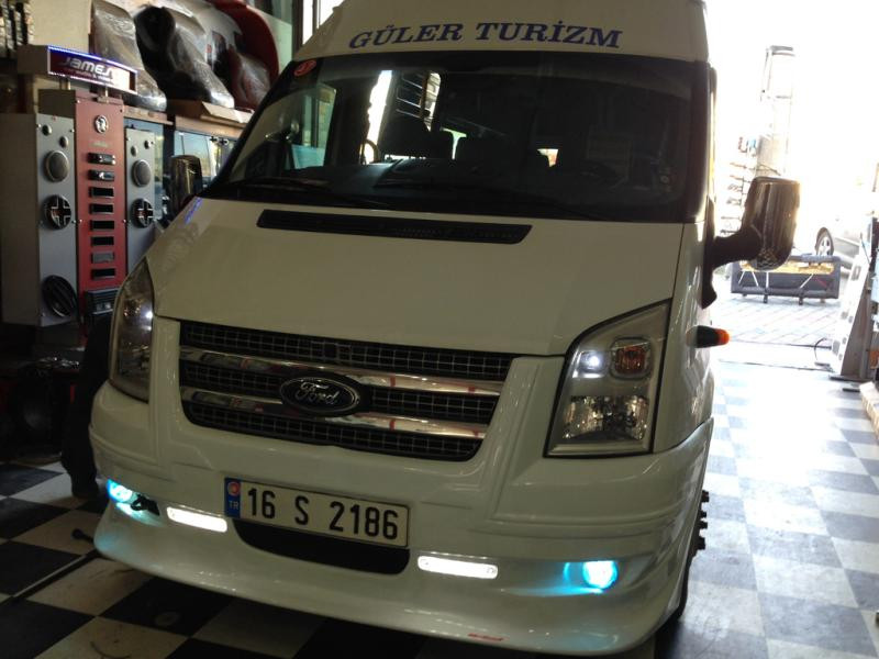 Купить Накладка на передний бампер (2006-2014, DRL, с решеткой) для Ford Transit