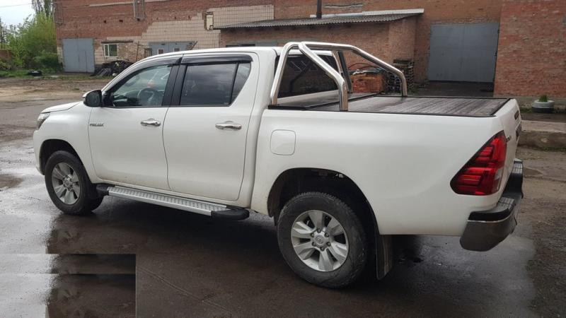 Купити Бокові пороги Allmond Grey (2 шт., алюміній) для Toyota Hilux 2015- рр