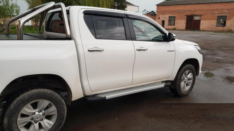 Купити Бокові пороги Allmond Grey (2 шт., алюміній) для Toyota Hilux 2015- рр