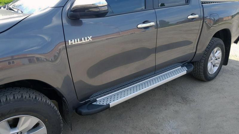 Купити Бокові пороги Allmond Grey (2 шт., алюміній) для Toyota Hilux 2015- рр