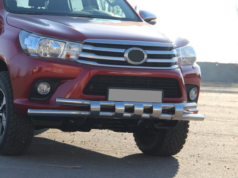 Купити Передній захист ST015 (нерж) для Toyota Hilux 2015- рр