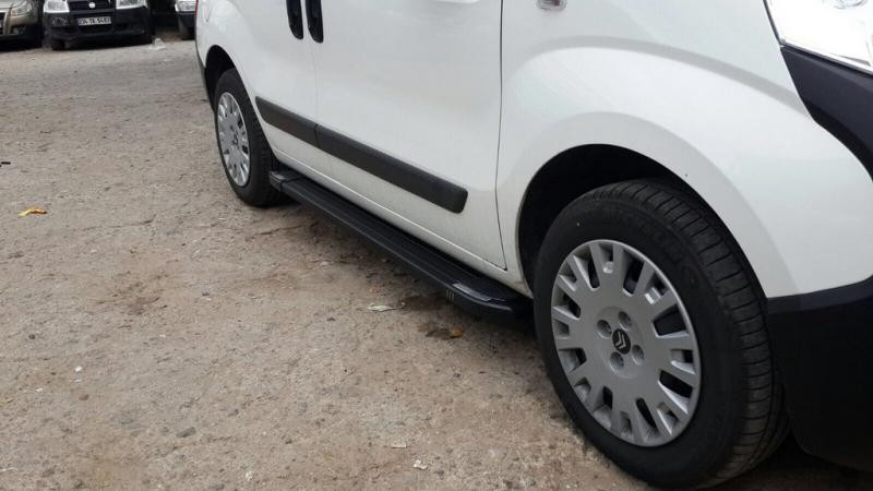 Купити Бокові пороги Мосту Блек (2 шт, алюмін. профілю.) для Peugeot Bipper