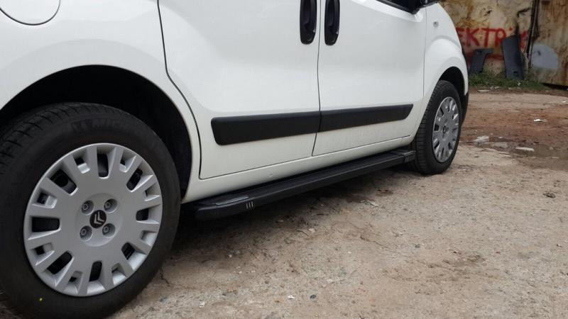 Купити Бокові пороги Мосту Блек (2 шт, алюмін. профілю.) для Peugeot Bipper