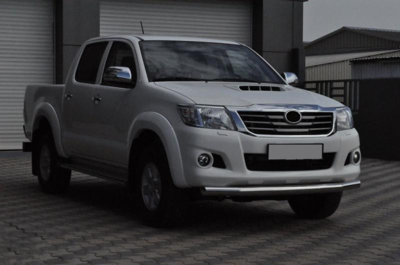 Купити Передній захист ST008 (нерж.) для Toyota Hilux 2006-2015 рр