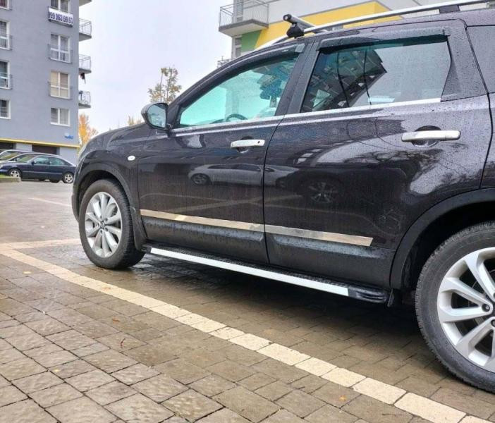 Купити Бокові пороги Maya V1 (2 шт., алюміній) Коротка база для Nissan Qashqai 2010-2014рр