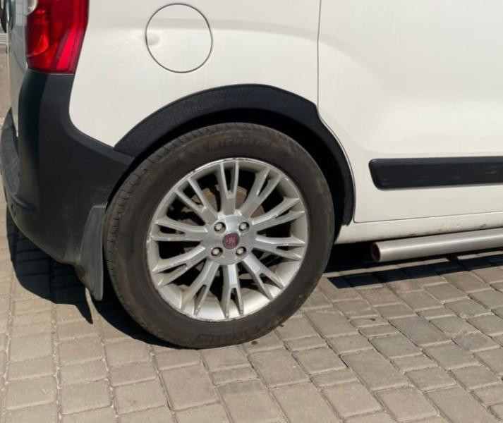 Купити Накладки на арки (4 шт, чорні) 1 двері металеві для Peugeot Bipper