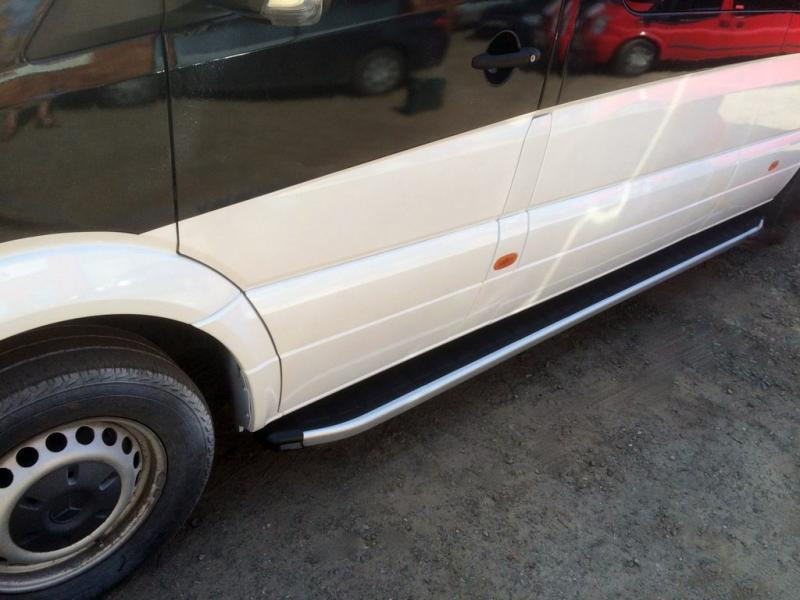 Купити Бокові пороги Fullmond (2 шт., алюм) Long/ExtraLong для Volkswagen Crafter 2006-2016 рр