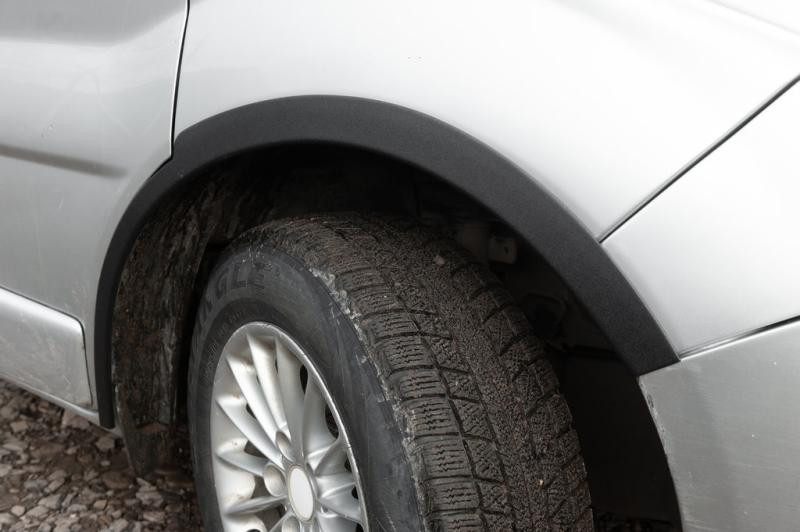 Купити Накладки на колісні арки (4 шт, чорні) 2001-2007, чорний пластик для Opel Vivaro рр