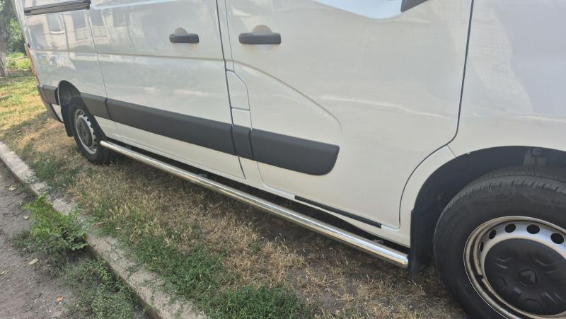 Купити Бічні труби BB002 (2 шт., нерж.) Середня база для Renault Master 2011-2023 рр