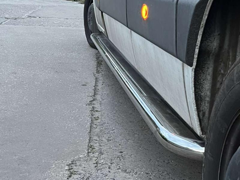 Купить Боковые пороги Premium (2 шт., нерж.) 60 мм, средняя база для Renault Master 2011-2023 гг