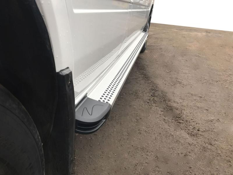 Купить Боковые пороги Maya V2 (2 шт., алюминий) Длинная база для Volkswagen LT 1995-2006 гг