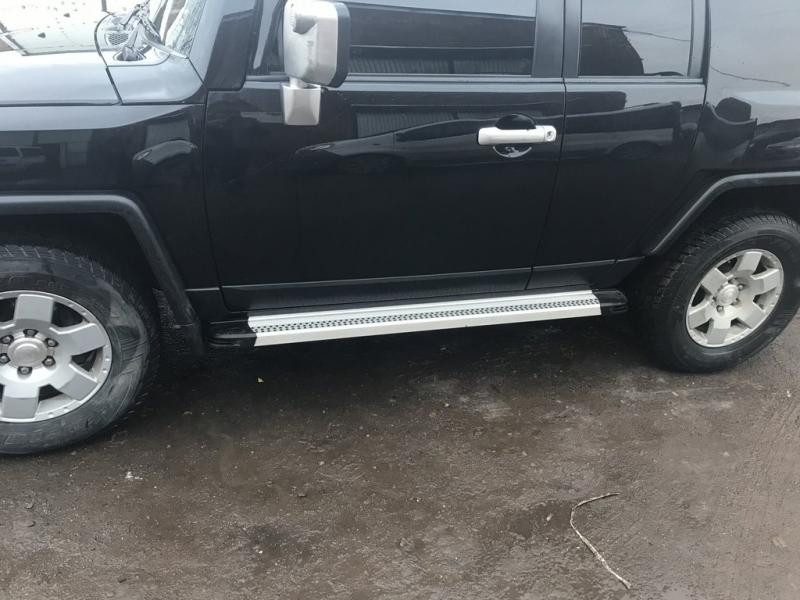 Купити Бокові пороги Maya V2 (2 шт., алюміній) для Toyota FJ Cruiser
