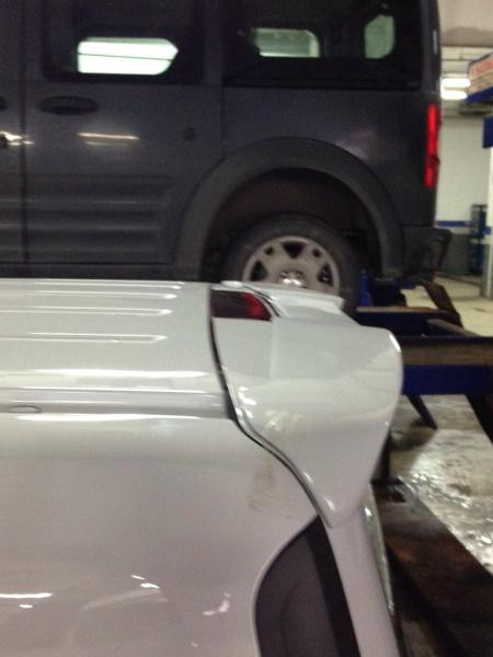 Купити Спойлер (під фарбування) для Ford Connect 2014-2021 рр