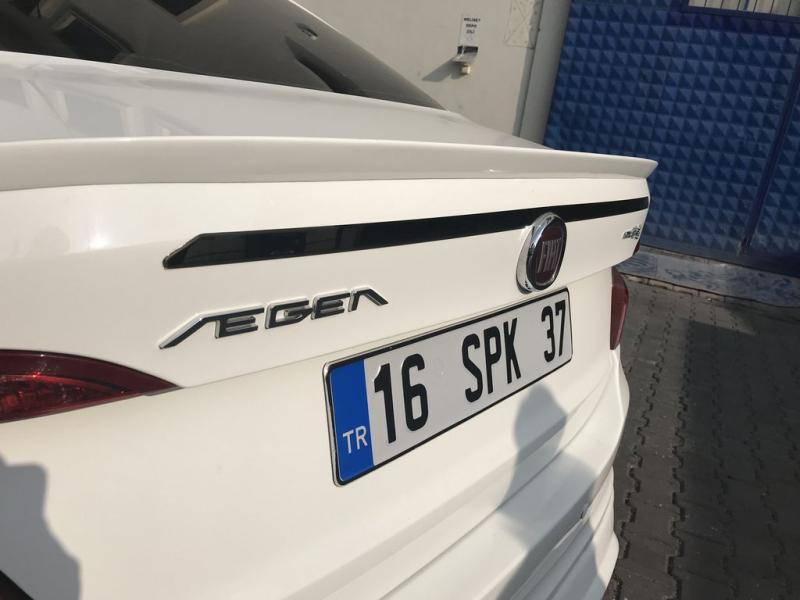 Купити Спойлер під фарбування (скловолокно) для Fiat Tipo 2016- рр