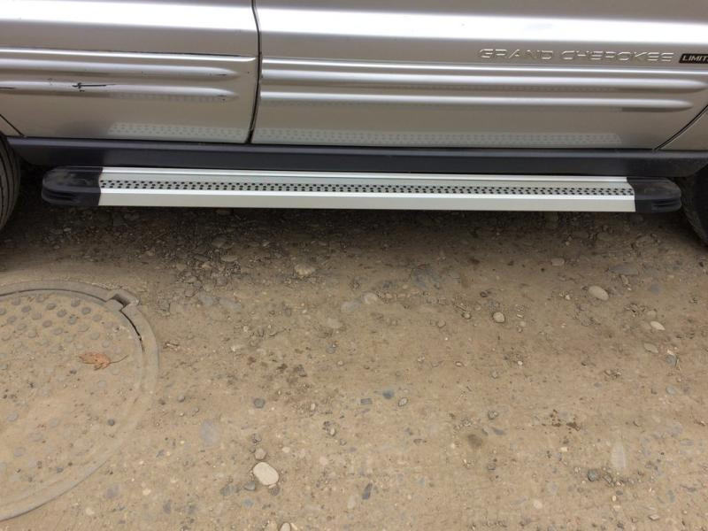 Купити Бокові пороги Maya V2 (2 шт., алюміній) для Jeep Grand Cherokee WK 2004-2010рр