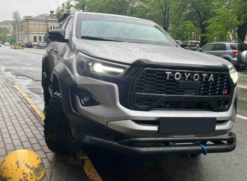 Купити Передній вус подвійний Vegas (2015-2020, чорний, 76мм) для Toyota Hilux 2015- рр