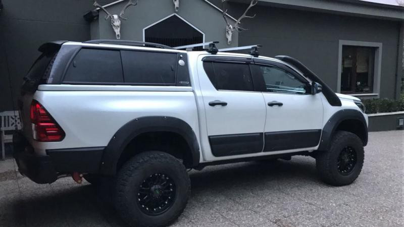 Купити Розширювачі колісних арок (2015-2020, АБС, на болтах) для Toyota Hilux 2015- рр