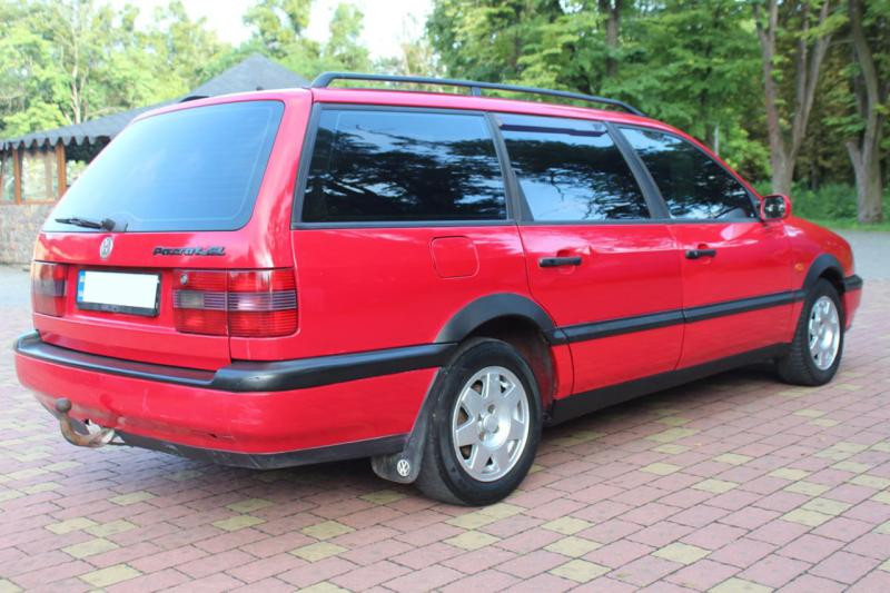 Купити Накладки на арки (4 шт, чорні) для Volkswagen Passat B4 1993-1996 рр