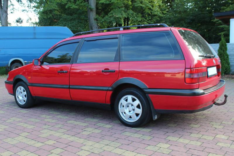 Купити Накладки на арки (4 шт, чорні) для Volkswagen Passat B4 1993-1996 рр