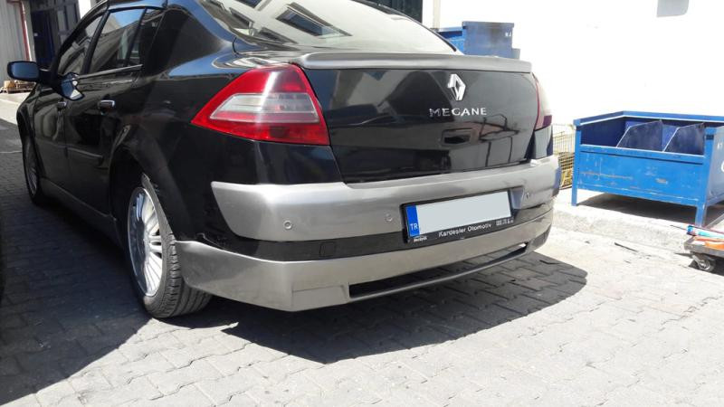 Купити Задня накладка на бампер (під фарбування) для Renault Megane II 2004-2009 рр