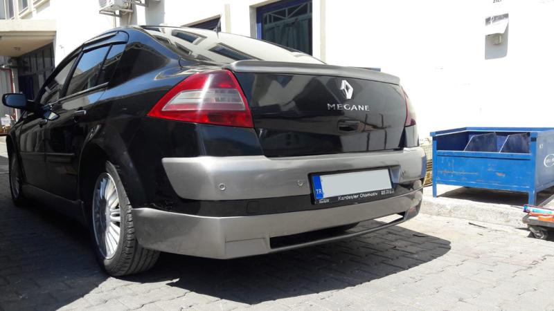 Купити Задня накладка на бампер (під фарбування) для Renault Megane II 2004-2009 рр