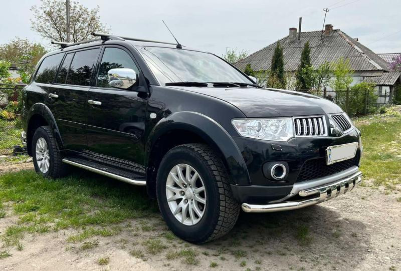 Купити Бокові пороги Maydos V2 (2 шт., алюміній -2025 нерж) для Mitsubishi Pajero Sport 2008-2015 рр