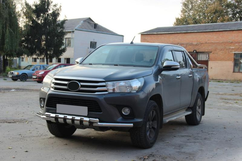 Купити Передній захист F3-34 (нерж.) для Toyota Hilux 2015- рр