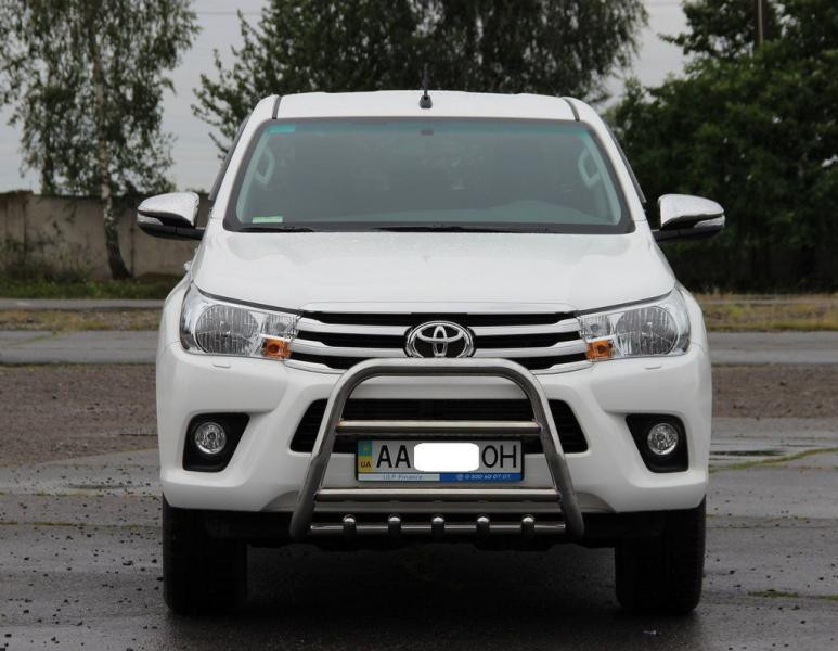 Купити Кенгурятник QT006 (нерж.) для Toyota Hilux 2015- рр