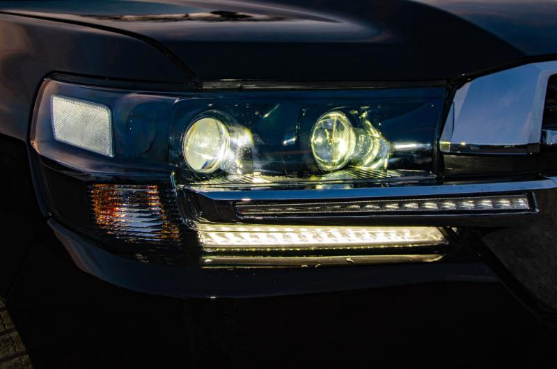 Купить Передние фары 2016-2025 (Executive) для Toyota Land Cruiser 200