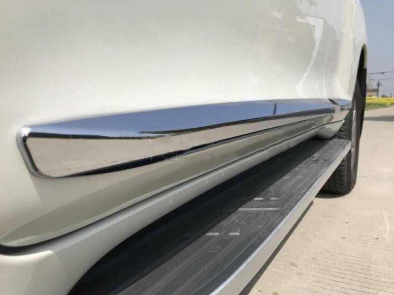 Купити Молдинг дверей (дизайн 2018-2025) для Toyota Land Cruiser Prado 150