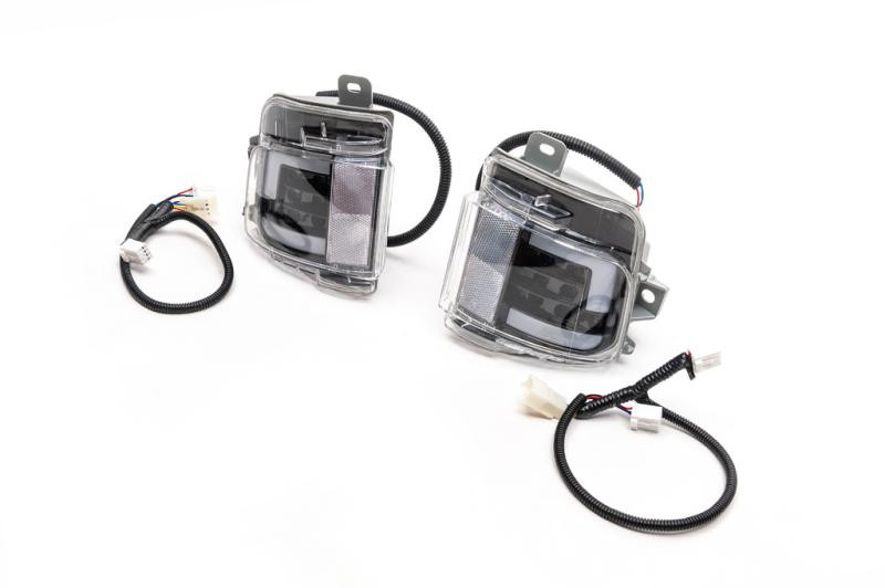 Купити Задні габарити 2016-2021 (Executive Black) для Toyota Land Cruiser 200