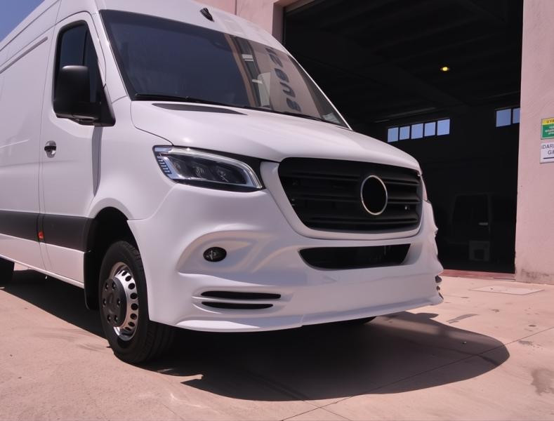 Купити Накладка на передній бампер V3 (під фарбування) для Mercedes Sprinter W907/W910 2018- рр