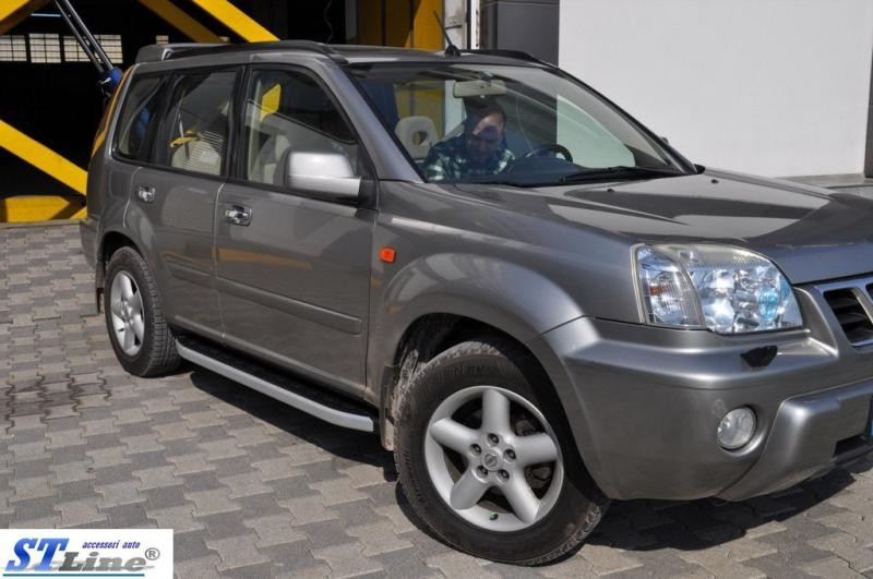 Купити Бокові пороги RedLine Black (2 шт., алюм.) для Nissan X-trail T30 2002-2007рр