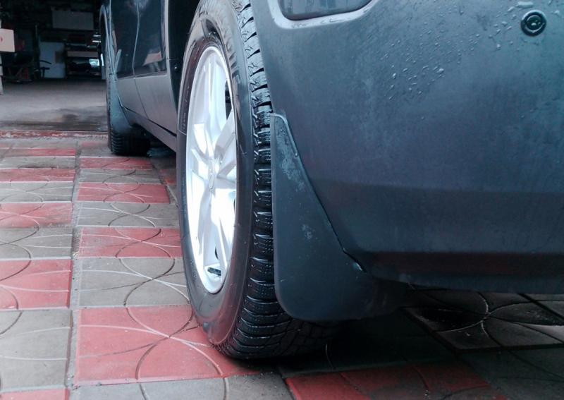 Купить Оригинальные брызговики Premium HB (4 шт) для Volkswagen Golf 5 2003-2009 гг