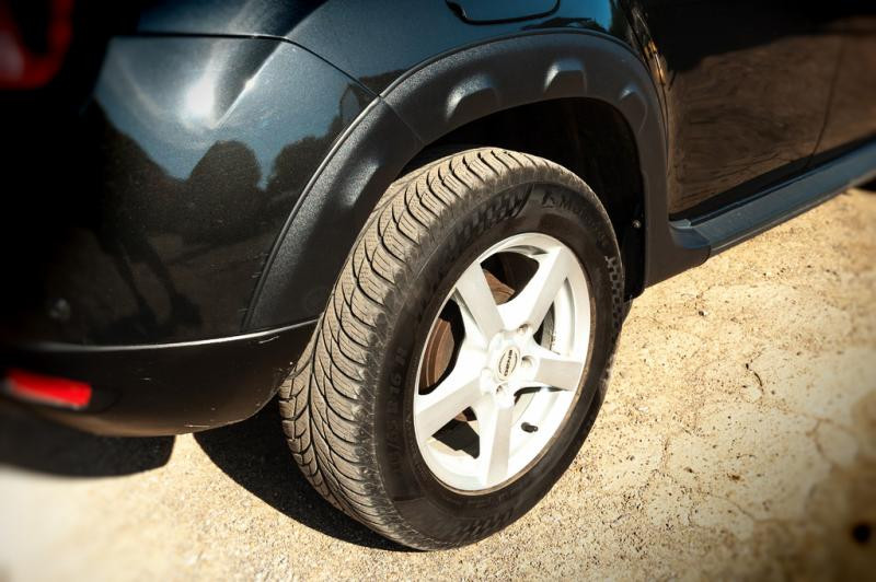 Купить Расширители арок с выпуклостями (8 шт, ABS) DDU - Украина для Renault Duster 2008-2017 гг