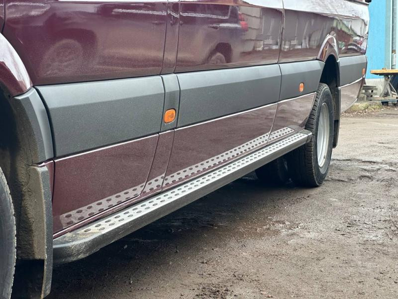 Купити Бокові пороги DOT-Line (2 шт., Алюм.) довга база для Volkswagen Crafter 2006-2016 рр