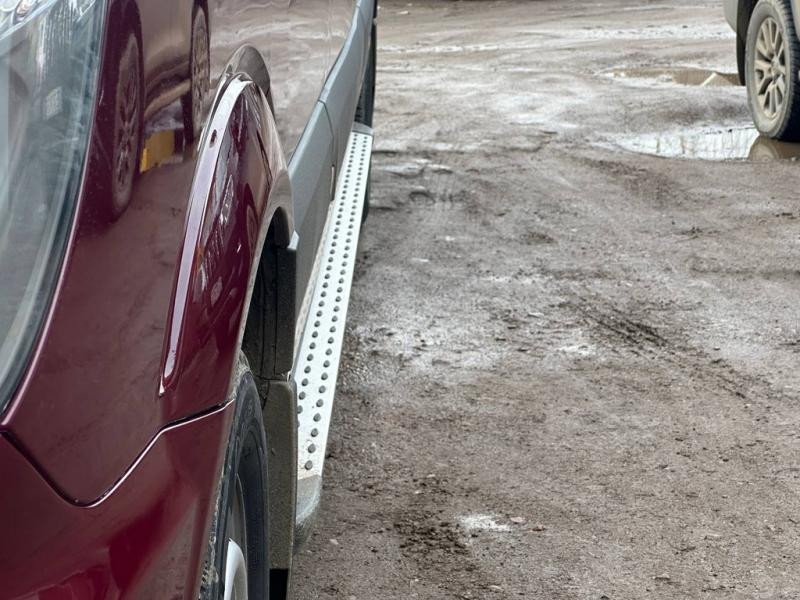 Купити Бокові пороги DOT-Line (2 шт., Алюм.) Середня база для Volkswagen Crafter 2006-2016 рр