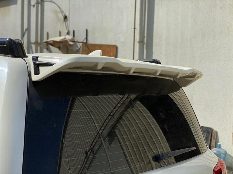 Купить Спойлер Ewan (2016-2025) Белый цвет для Toyota Land Cruiser 200